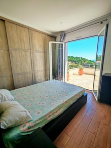 Maison T5 de 124 m2, avec grande terrasse et vue panoramique sur la mer, parking et son jardin à FOLELLI 20213 (HAUTE CORSE)