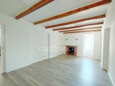 Appartement T4 de 80 m2 entièrement rénové au cœur du village de LUCCIANA