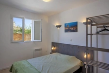 Maison de plain-pied de 144 m2 au total, 2 maisons indépendantes, jardins, terrasses, parking, sans vis-à-vis et proche des commerces à FOLELLI, Haute Corse (20)