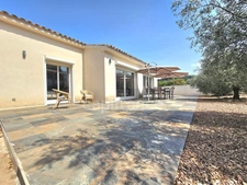 Ensemble immobilier de 368 m2 divisé en 3 habitations, piscine, terrain 1683 m2 à VESCOVATO (Haute Corse)