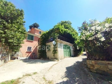 Maison de 156 m2 dont un T3 + piscine + garage avec vue montagne à SAN LORENZO