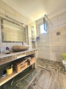 A vendre Appartement T5 de 98 m2, 4 chambres, véranda, parking à LUCCIANA 20290 (HAUTE CORSE)