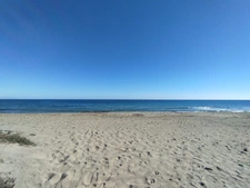 Appartement T2, résidence bord de mer et piscine à POGGIO MEZZANA (HAUTE CORSE)