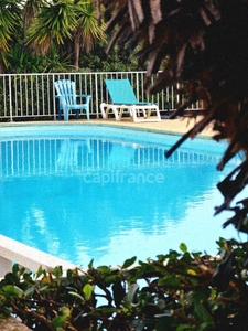 Appartement T2 dans résidence avec piscine et pieds dans l'eau