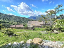 Deux maisons de village en pierre, 150 m2 à rénover avec jardin et caves aménageables à SAN LORENZO, HAUTE CORSE (20)