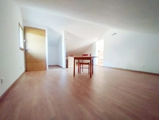 Belle maison en pierre rénovée, 4 chambres dont une chambre indépendante, très calme, jardin, vue montagne à BISINCHI (Haute Corse)