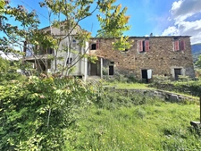 Deux maisons de village en pierre, 150 m2 à rénover avec jardin et caves aménageables à SAN LORENZO, HAUTE CORSE (20)