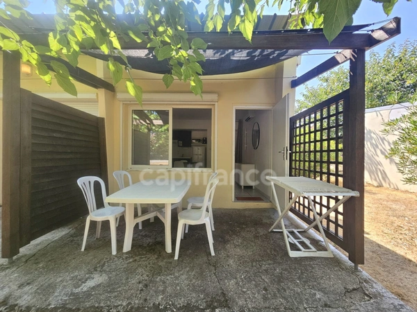 Maison mitoyenne de 28 m2, 6 couchages dans un camping en bord de mer avec piscine à Castellare di Casinca (HAUTE CORSE)