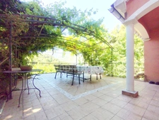 Maison de 156 m2 dont un T3 + piscine + garage avec vue montagne à SAN LORENZO