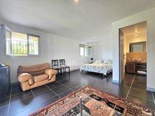 Ensemble immobilier de 368 m2 divisé en 3 habitations, piscine, terrain 1683 m2 à VESCOVATO (Haute Corse)