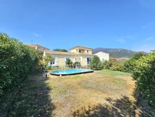 Belle maison 5 pièces, 4 chambres, piscine, garage, vue mer, terrain 967 m2 à BIGUGLIA (20620)