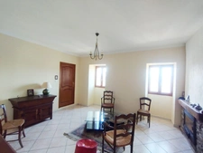 Belle maison en pierre rénovée, 4 chambres dont une chambre indépendante, très calme, jardin, vue montagne à BISINCHI (Haute Corse)