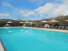 Maison mitoyenne de 28 m2, 6 couchages dans un camping en bord de mer avec piscine à Castellare di Casinca (HAUTE CORSE)