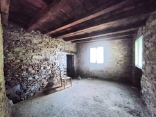 Maison en pierre 7 pièces, 120 m2 + caves, à rénover entièrement à PIE D'OREZZA, Campodonico (HAUTE CORSE)