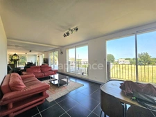 Ensemble immobilier de 368 m2 divisé en 3 habitations, piscine, terrain 1683 m2 à VESCOVATO (Haute Corse)