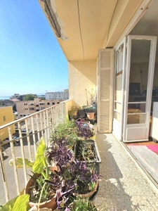 Appartement T3 de 73 m2, cave, balcon, vue mer à BASTIA (HAUTE CORSE)