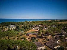Maison mitoyenne de 28 m2, 6 couchages dans un camping en bord de mer avec piscine à Castellare di Casinca (HAUTE CORSE)
