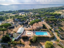 A vendre maison de vacances traversante de 31m2, dans une résidence en bord de mer avec piscines, activités et restaurant à Castellare di Casinca (HAUTE CORSE)