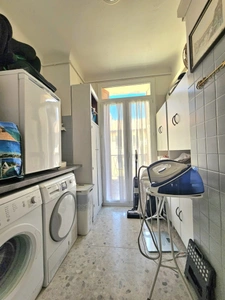 Bel appartement lumineux T5 de 134 m2, 4 chambres, 2 salles d'eau au centre de BASTIA (20200)