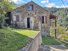 Deux maisons de village en pierre, 150 m2 à rénover avec jardin et caves aménageables à SAN LORENZO, HAUTE CORSE (20)