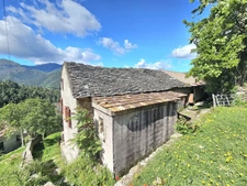 Deux maisons de village en pierre, 150 m2 à rénover avec jardin et caves aménageables à SAN LORENZO, HAUTE CORSE (20)