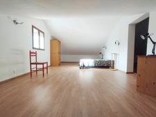 Belle maison en pierre rénovée, 4 chambres dont une chambre indépendante, très calme, jardin, vue montagne à BISINCHI (Haute Corse)