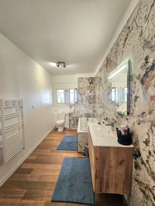 Ensemble immobilier de 368 m2 divisé en 3 habitations, piscine, terrain 1683 m2 à VESCOVATO (Haute Corse)