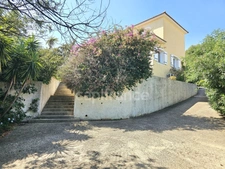 Belle maison 5 pièces, 4 chambres, piscine, garage, vue mer, terrain 967 m2 à BIGUGLIA (20620)