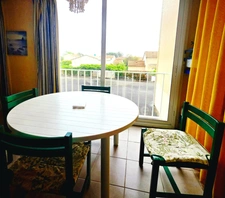Appartement T2 dans résidence avec piscine et pieds dans l'eau