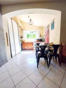 Maison de 156 m2 dont un T3 + piscine + garage avec vue montagne à SAN LORENZO