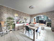 A vendre maison de 300 m2 divisées en 4 habitations, terrain 1395 m2, garage et terrain cOnstructible à MONTE (Haute Corse)