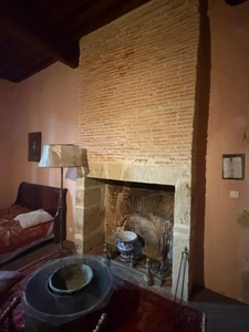MARCIAC (32): Former seigniory, beautiful 14th-century castle on +3hectares, hidden at the end of the road, no neighbors, in the countryside, 500m2 of living space, heated swimming pool, discover the 