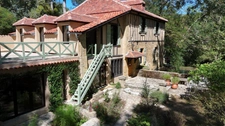 MARCIAC(32) proche: AUTHENTIQUE MOULIN SEIGNEURIAL d'EXCEPTION  des XIV-XVIIIs, caché, avec son bief baignable, 1.5 HECTARE, élégante rénovation, meublé, tennis, RARE