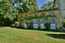 Dpt (32) NOGARO nearby, ELEGANT NOTABLES' HOUSE, economical, from the 19th century, 600M2, centuries-old park, U-shaped outbuildings, 11 ha, no work required, 