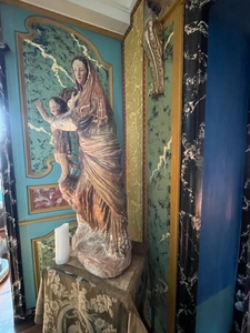 Elegant 18th-century château, requiring no work, on 1 hectare enclosed by walls, landscaped garden, chapel, orangery, outbuildings, ideal for family or events, near Pau, Lourdes, Marciac, Tarbes...