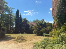 MARCIAC (32): Former seigniory, beautiful 14th-century castle on +3hectares, hidden at the end of the road, no neighbors, in the countryside, 500m2 of living space, heated swimming pool, discover the 
