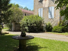 Gers (32), VERY BEAUTIFUL FAMILY CASTLE, 45HA with outbuildings, somewhat hidden, in a dominant position, a beautiful history 