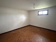 MIRANDE(32): MAISON TRADITIONNELLE 1975, 4 chambres, AU CALME, piscine couverte, 3000m2 terrain, impasse