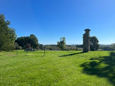 MARCIAC (32): Beautiful castle overlooking 8 hectares, ideal for public reception, events, senior residence, community, shared housing