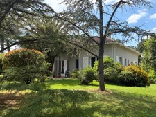 AIGNAN(32) : ELEGANTE MAISON TRADITIONNELLE  des années 80, SANS TRAVAUX, 150m2 habitables, bien située à AIGNAN, sur 2.000m2, les commerces A PIED !