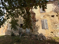  AIGNAN (32): BEL ENSEMBLE IMMOBILIER de caractere  A RENOVER 300m2 + local AVEC vitrine, jardin clos 360M2 , ideal investisseur, brocante, artiste, familles