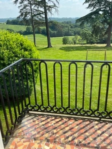 MARCIAC (32): Beautiful castle overlooking 8 hectares, ideal for public reception, events, senior residence, community, shared housing