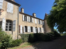 Gers (32), VERY BEAUTIFUL FAMILY CASTLE, 45HA with outbuildings, somewhat hidden, in a dominant position, a beautiful history 
