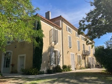 Department (32): ELEGANT 19TH CENTURY CASTLE, requiring no work, medieval foundations with moat, swimming pool, on 9100m2 enclosed garden. 