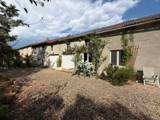 PLAISANCE(32) du Gers: AUTHENTIQUE LONGERE XVIIIs de 240m2, 4chambres, sur jardin paysagé clos de 2.500m2 et piscine hors sol, possibilité de chambres d hotes et/ou petit gîte ou accueil d'un parent,
