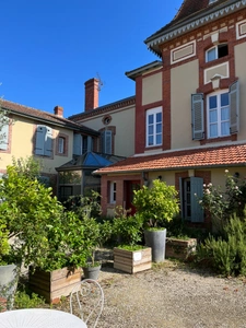 Dpt Gers (32), AIRE SUR L ADOUR proche, PROPRIETE BOURGEOISE du XIX, sans travaux, avec gite indépendant, maison de gardien, avec jardin, garage, piscine, sur les Chemins de St jacques 