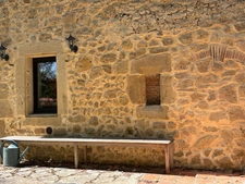 MARCIAC(32) proche: AUTHENTIQUE MOULIN SEIGNEURIAL d'EXCEPTION  des XIV-XVIIIs, caché, avec son bief baignable, 1.5 HECTARE, élégante rénovation, meublé, tennis, RARE