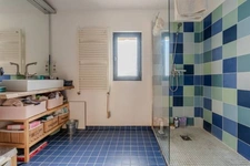UZES(30): élégante MAISON BOURGEOISE, au cœur de UZES, au calme, jardin, piscine, intimité préservée