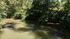 MARCIAC(32) proche: AUTHENTIQUE MOULIN SEIGNEURIAL d'EXCEPTION  des XIV-XVIIIs, caché, avec son bief baignable, 1.5 HECTARE, élégante rénovation, meublé, tennis, RARE