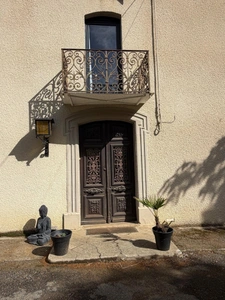 Near Plaisance (32) and Maubourguet (65): In a peaceful setting, a beautiful 180m² rural property on 1.5 hectares of wooded land, requiring no work, with no overlooking neighbors... A truly special pl